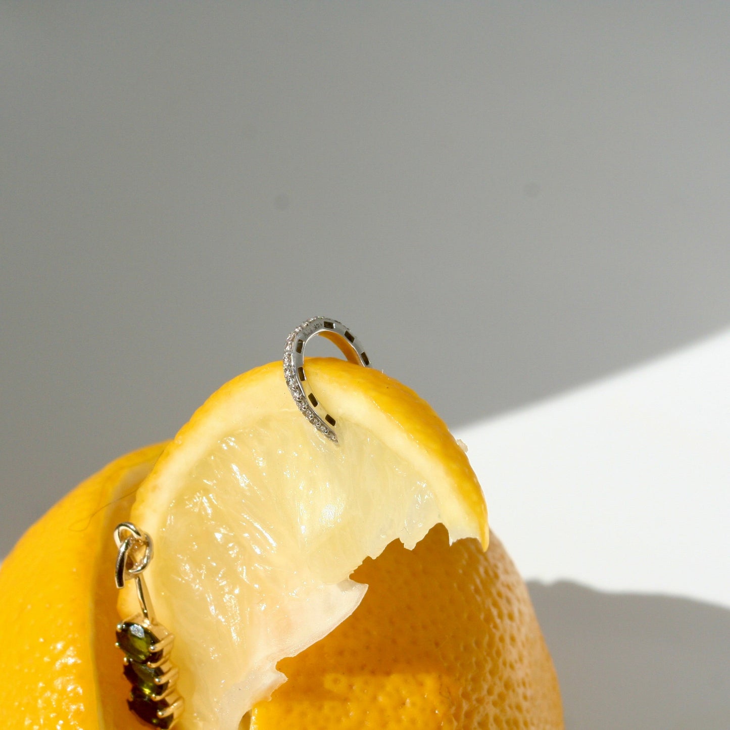 Horseshoe ear-cuff